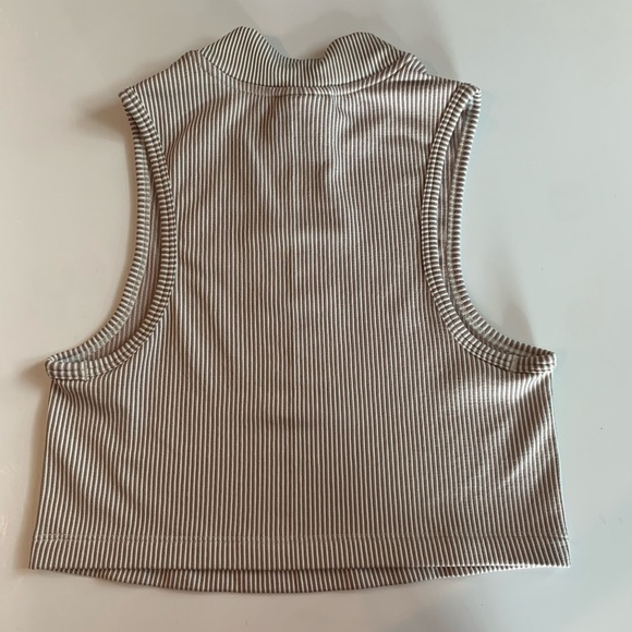 Nike Top - Picture 3 of 6